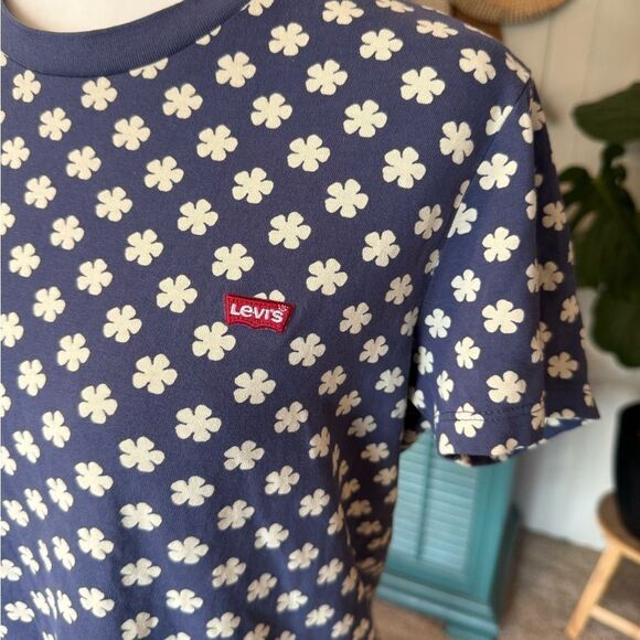 Levi's Blue and White Floral Short Sleeve Tee - Picture 2 of 6